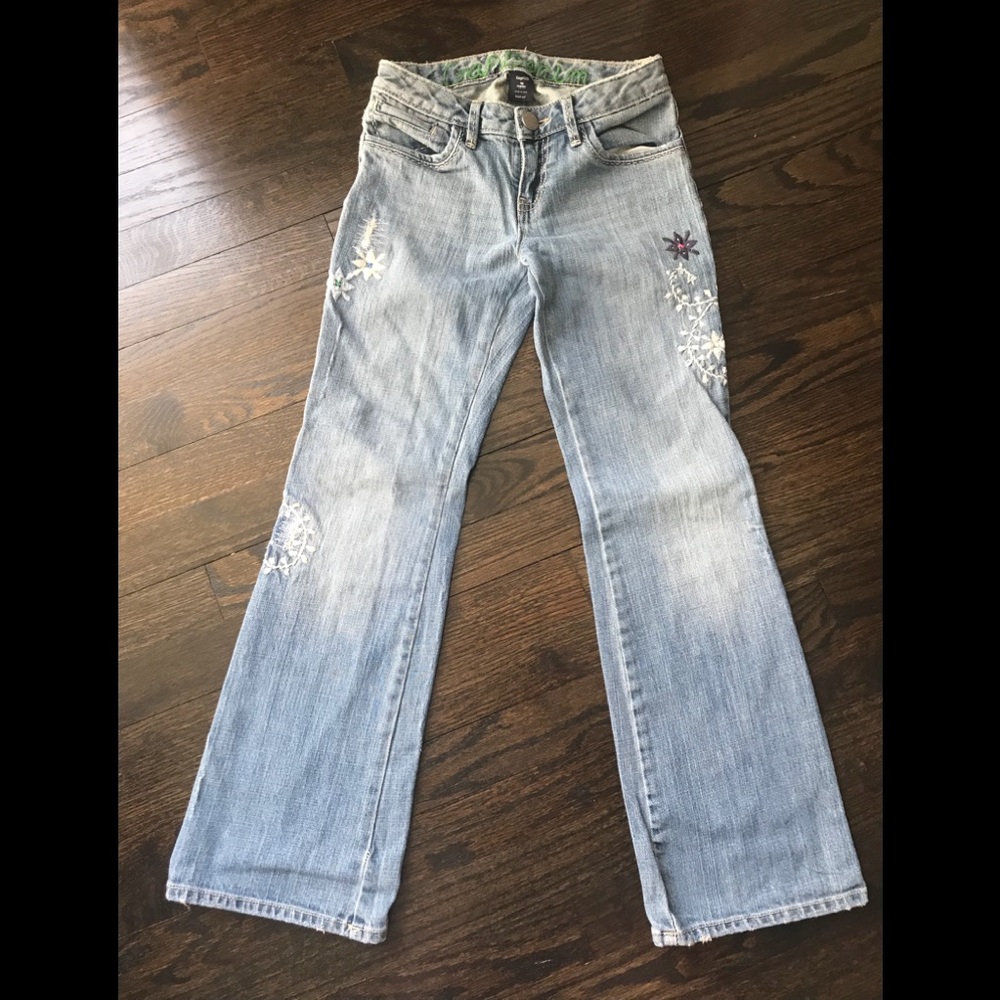 Girls Gap size 10 boot cut with embroidery